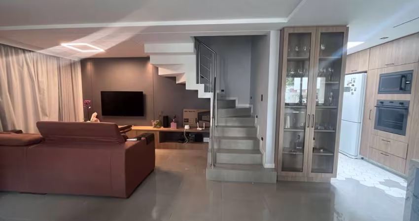 Casa à venda na Rua Ângelo Zeni, 600, Bom Retiro, Curitiba