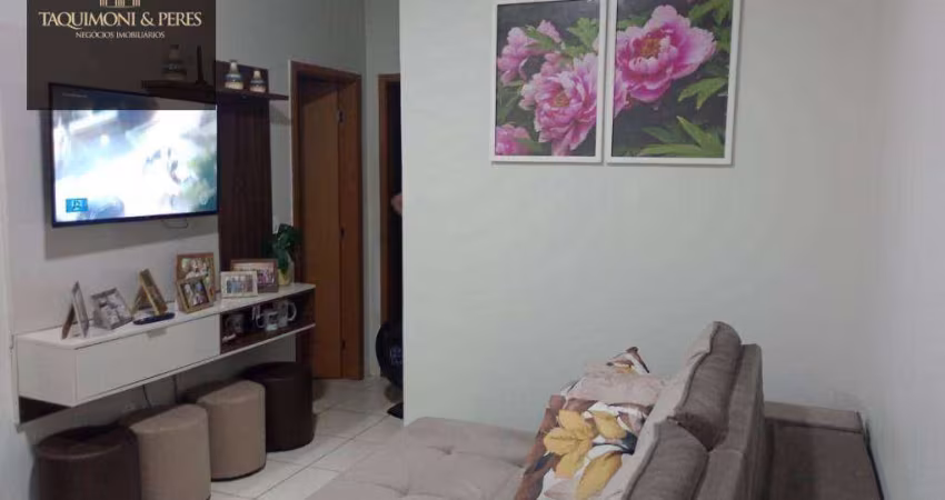 Apartamento no Cond. Fimiani - 2 Qts c/ Suíte