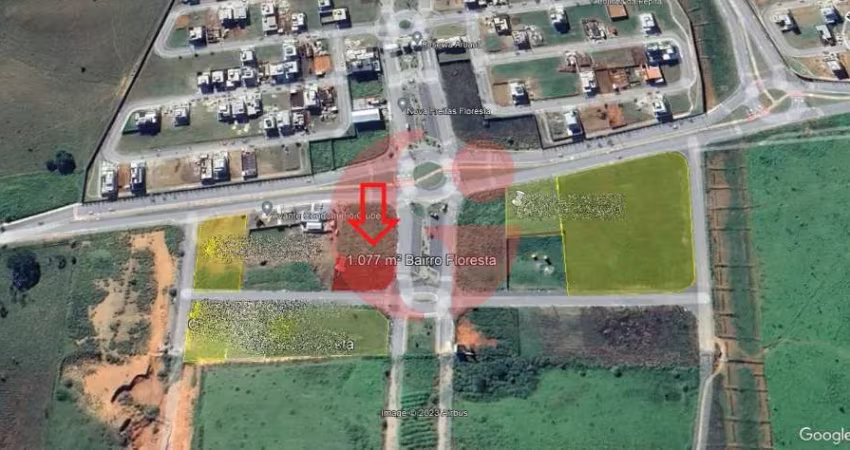 Terreno plano para venda com 1.077 m² no Bairro da Floresta
