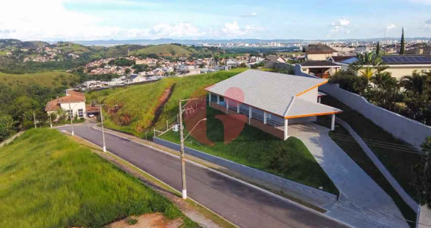 Casa térrea para venda com 03 quartos e 04 vagas de garagem - 250m² no Condomínio Residencial Mantiqueira
