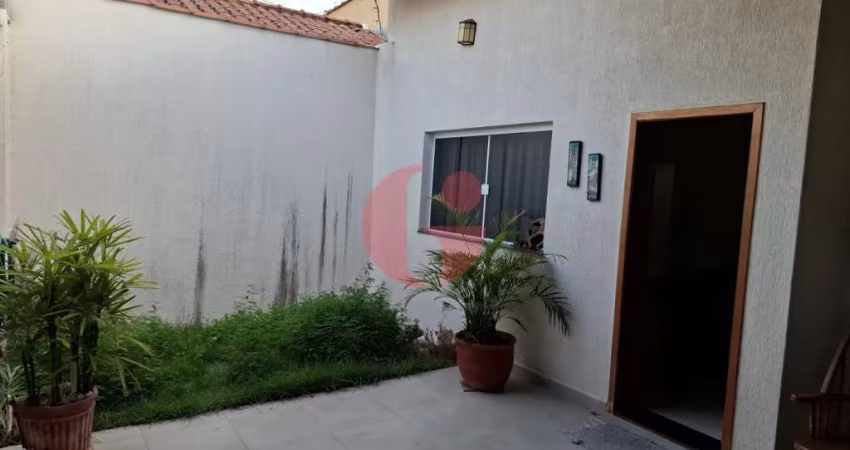 Casa para venda com 03 quartos e 02 vagas de garagem - 190m² em Caçapava