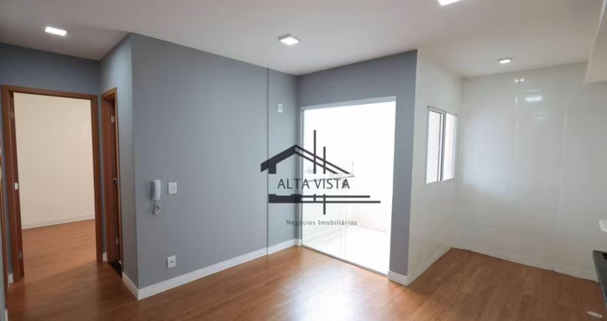 Apartamento com 2 dormitórios à venda, 51 m² por R$ 219.000 - Residencial Lago Azul - Uberlândia/MG