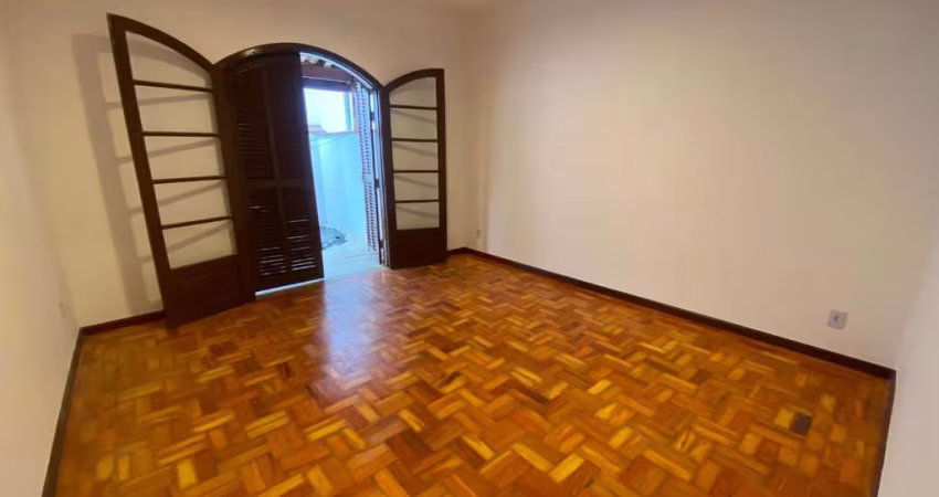 Sobrado com 3 dormitórios para alugar, 159 m² por R$ 3.647,83/mês - Vila Betânia - São José dos Campos/SP