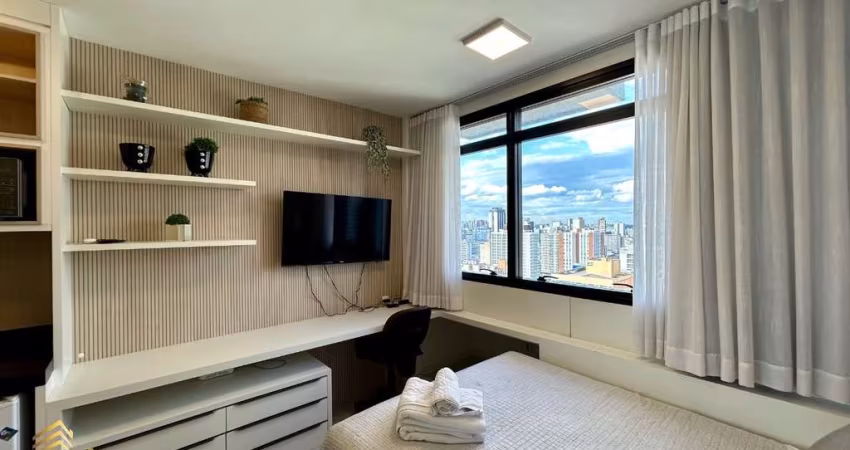 Studio mobiliado e decorado com 1 vaga de garagem - Centro