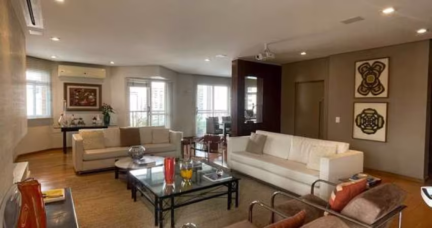 Apartamento à venda na Rua Gaivota, Moema, São Paulo - SP
