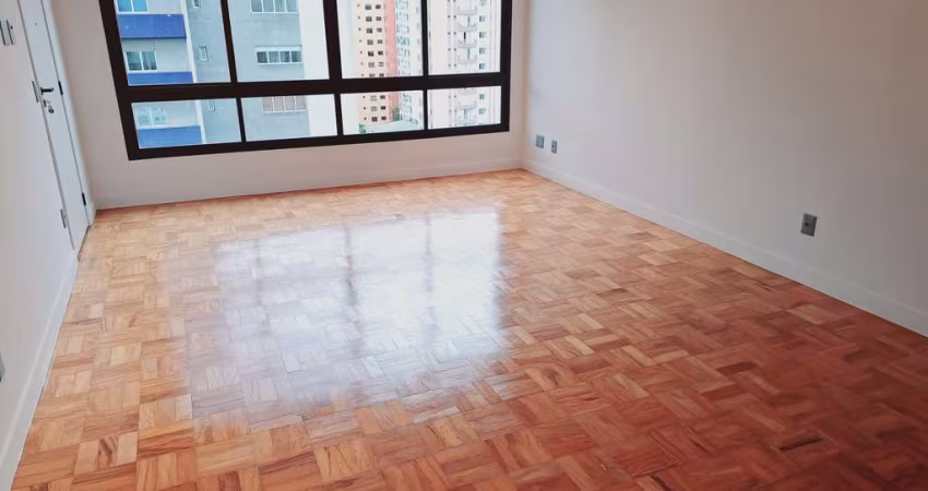 Apartamento à venda na Rua Clodomiro Amazonas, Vila Nova Conceição, São Paulo - SP