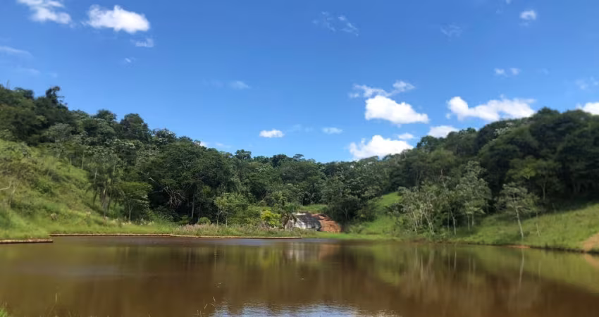 Terrenos de 600m² prontos para construir, em um lugar que combina estrutura, beleza natural e excelente localização.