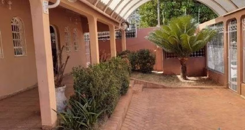 Magnifica casa  em ótima localização próximo à Arena Pantanal a venda