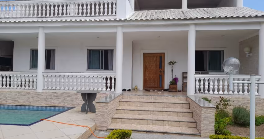 VENDO LINDA CASA EM CONDOMINIO FECHADO -VARGEM PEQUENA