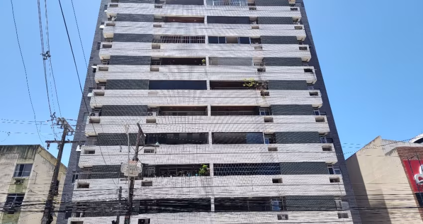 Belo apartamento na ponta verde com três quartos sendo 01 suíte, 116m², venha conhecer!