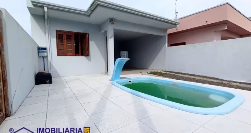 Casa 03 Dormitórios com Piscina - Jardim Atlântico