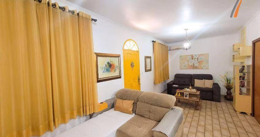 Casa com 4 dormitórios à venda, 211 m² por R$ 850.000,00 - Barreiros - São José/SC