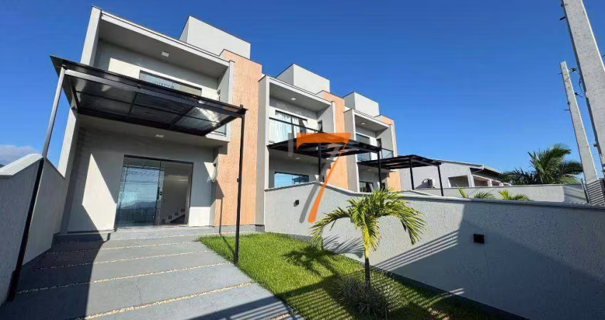 Sobrado com 2 dormitórios à venda, 84 m² por R$ 469.000 - Areias de Baixo - Governador Celso Ramos/SC