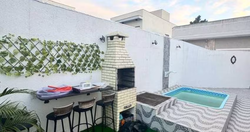 Linda Casa Linear com 2 quartos na Vila do Peró !!!