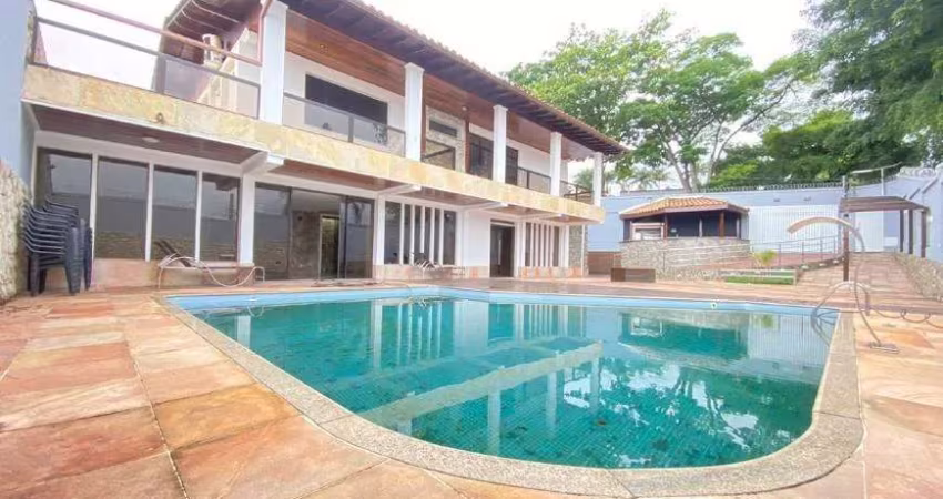 CASA ALTO PADRÃO 500M² - 4 QUARTOS – 2 SUÍTES – 4 BANHEIROS – 10 VAGAS – SANTA BRANCA