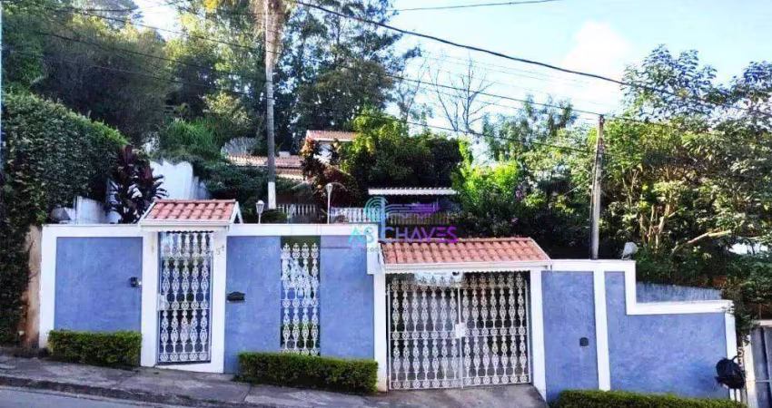Casa estilo chácara 840m² Terreno, 3 Quartos sendo 1 Suíte , 2 Salas, Quintal , Não Financia  R$  580.000