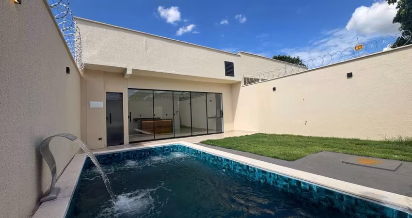 Casa Térrea c/ Piscina Jd. Das Oliveiras  Casa de Rua com 3 Quarto(s) e 3 banheiro(s) à Venda, 140 por R$ 600.000 no setor Vila Oliveira IN28519
