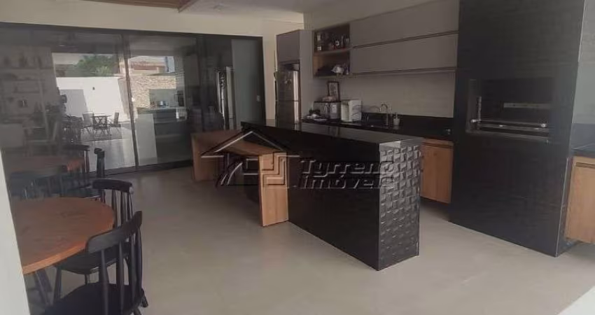 Casa com 5 suítes em condomínio de alto padrão no Urbanova