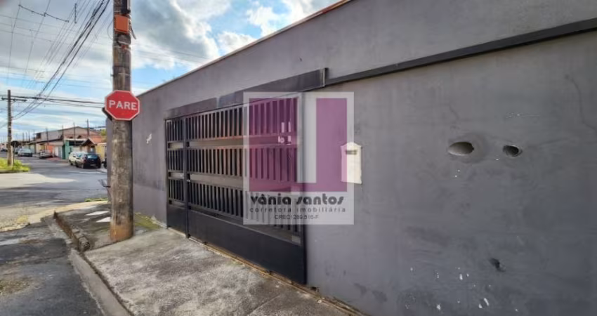 Casa assobradada com ponto comercial agregado
