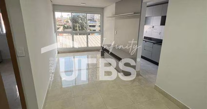 Edifício Quasar Marista com 47 m², 1 suíte e 1 vaga de garagem. Apartamento conta com armário, box e cooktop.