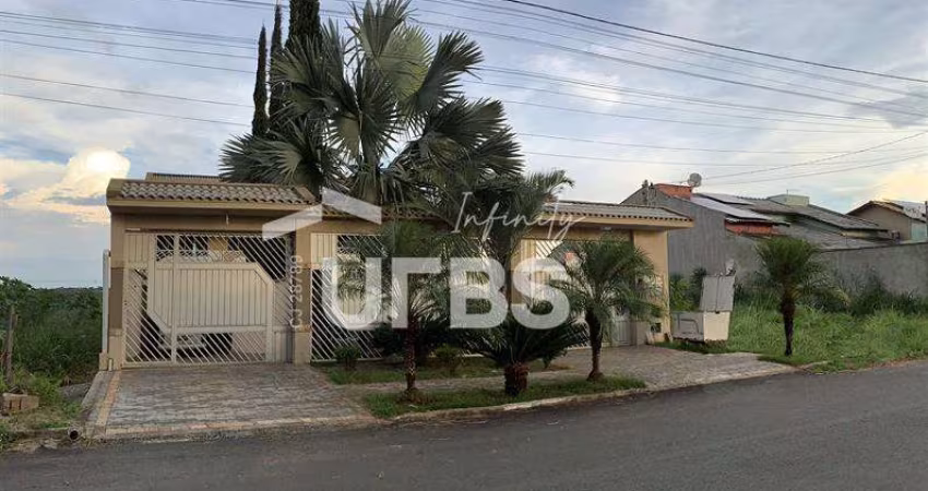 0 - Sobrado 4 quartos, sendo 4 suítes