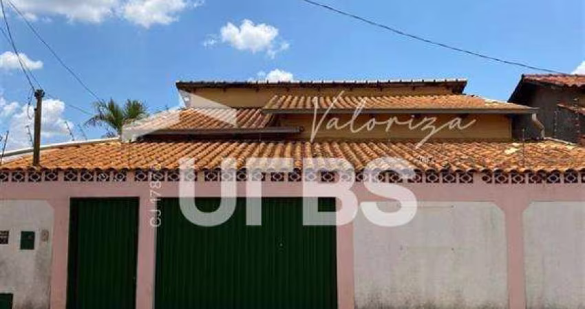 CASA OPORTUNIDADE DE 290 m² - Térrea