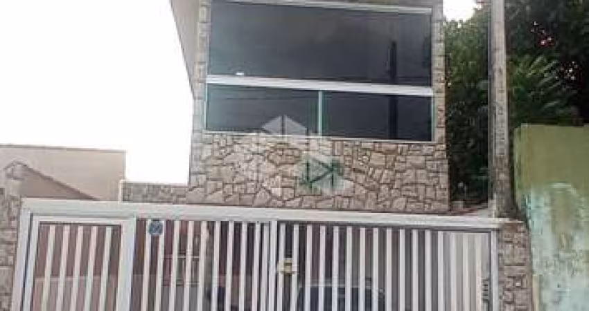 Casa Assobradada 3 dormitórios com 2 suitss - Jardim Esmeralda Praia Grande
