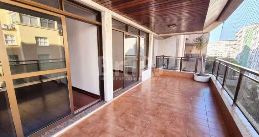 Apartamento único na rua 5 de Julho com varandão , 3 quartos e 2 vagas