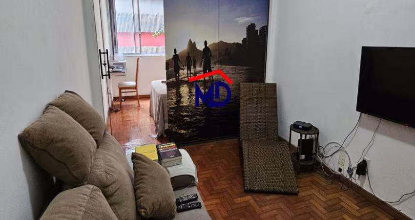 1 quarto e sala, reformado, frente, claro  e ventilado. ao lado Estação Metro General Ozorio.