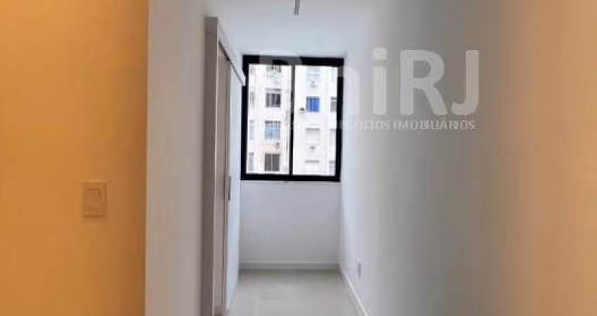 Apartamento 33mtrs², Rua Antônio Parreiras, próximo ao metro e a Praia de Ipanema