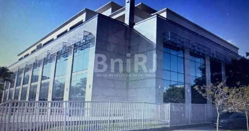 Avenida das Américas- prox ao Condomínio Parque das Rosas- 828m2