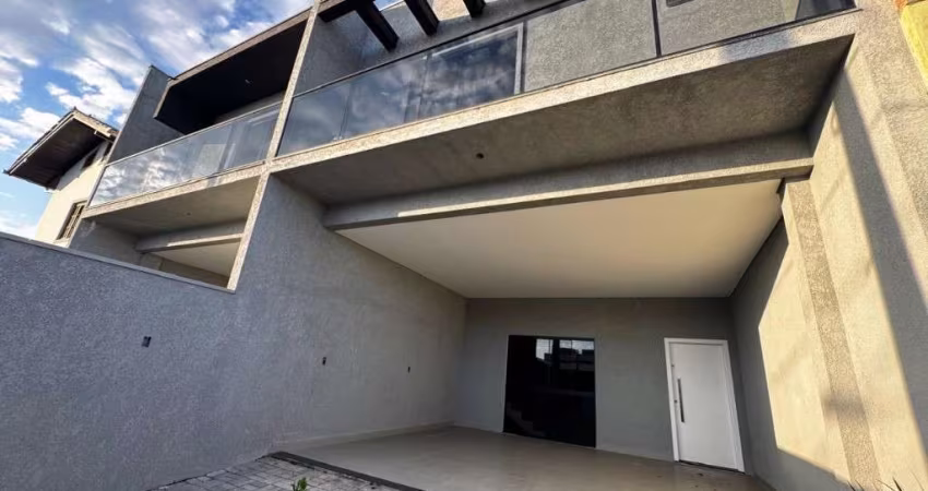 SOBRADO NO CENTRO DE BALNEÁRIO PIÇARRAS