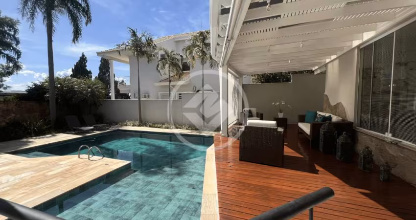 Casa reformada com 4 suítes e piscina no  Alphaville codigo: 55957