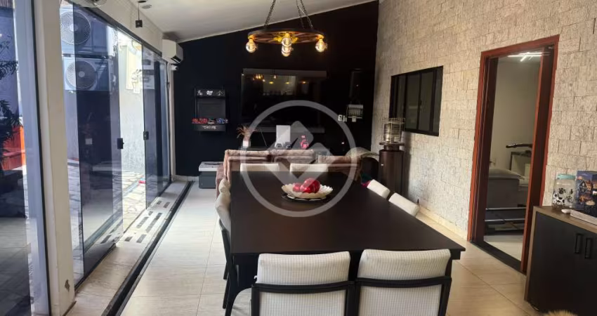 Casa com gourmet e Piscina codigo: 88732