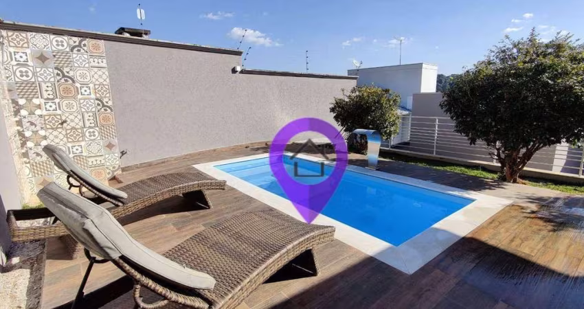 Casa de 238m² à venda em Pouso Alegre com 3 dormitórios e vista para o Cristo. Área de lazer independente, piscina e móveis planejados.