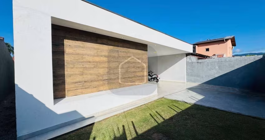 Casa Nova com Piscina à Venda no Pontal Santa Marina