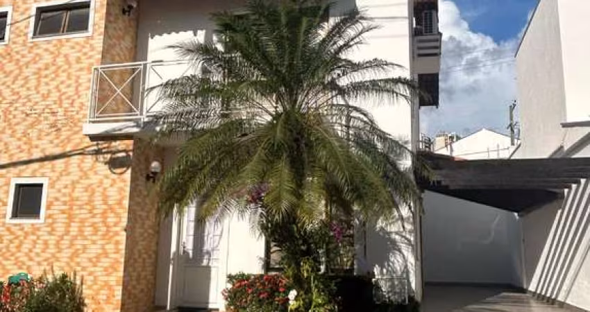 Sobrado à venda no Condomínio Residencial Santa Rosa