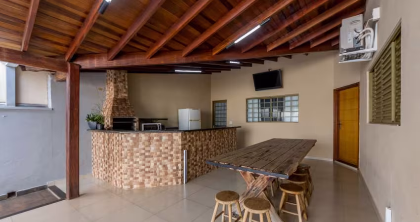 Atraente casa tipo para venda com 2 quartos, 161m²
