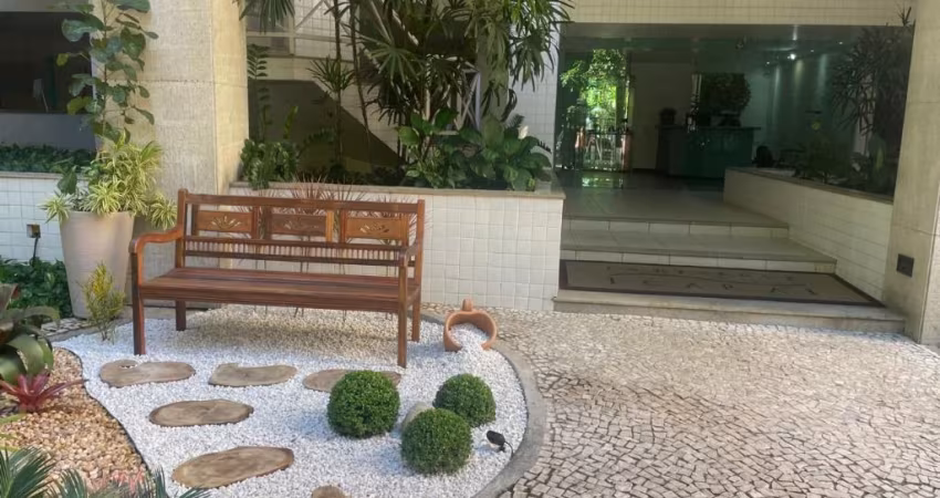 MIOLO DE ICARAI- 2 quartos, suite  e 1 vaga - Segunda quadra da praia de Icarai - Pereira da Silva - 1.065 mil