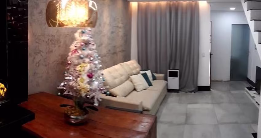 Casa com 3 Quartos sendo 1 suite, 2 vagas - Parque das Paineiras - São Paulo