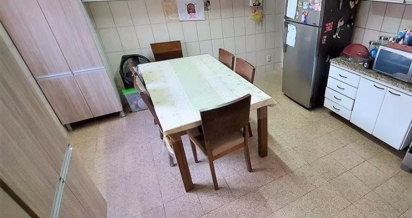Casa 3 Quartos com 2 suite, 2 Vagas - Parque dos Camargos - Barueri