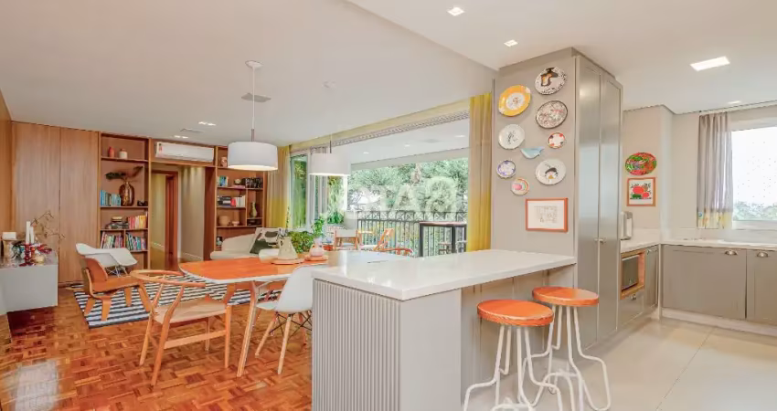 APARTAMENTO NO CABRAL COM 2 SUÍTES E 2 VAGAS  LIVRES