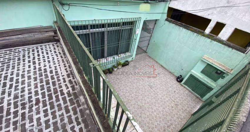 Casa térrea 3 dorms Vila Brasilio Machado | ótima localização | fácil acesso para metrô | Terraço e vaga de garagem