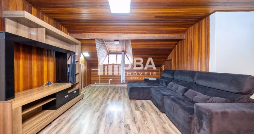 TRIPLEX SEMIMOBILIADO A UMA QUADRA DA ARCO ÍRIS