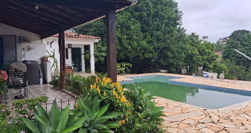 CHàCARA EM CONDOM&#205;NIO COM PISCINA