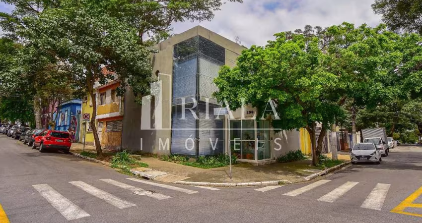 Casa Comercial com 213 m²,  à venda no coração da Vila Mariana.