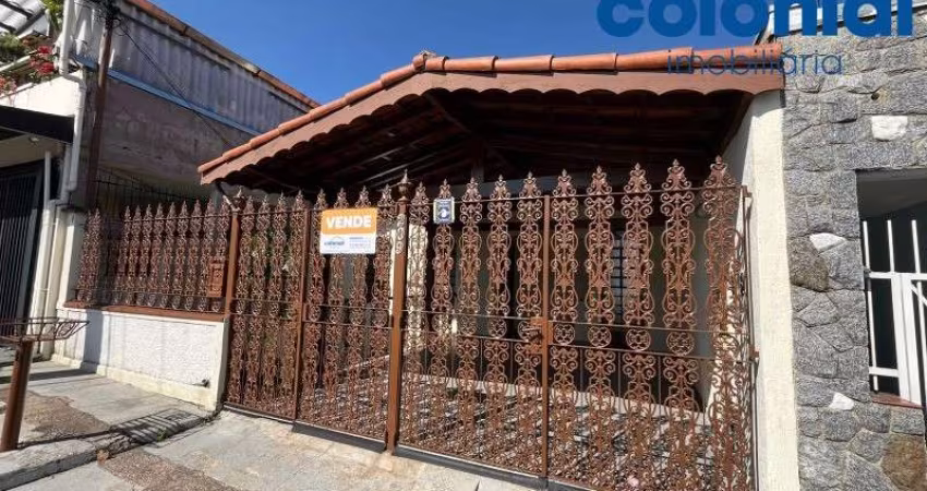 Imperdível oportunidade! Casa à venda em Jundiaí-SP, Vila M Genoveva, 3 quartos, 1 suite, 1 sala, 2 banheiros, 1 vaga, 140m².