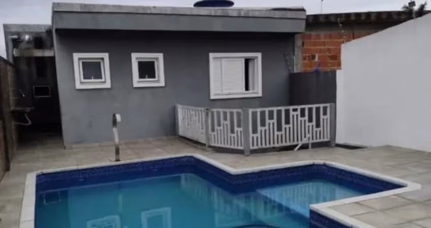 Linda Casa com piscina com moveis planejados