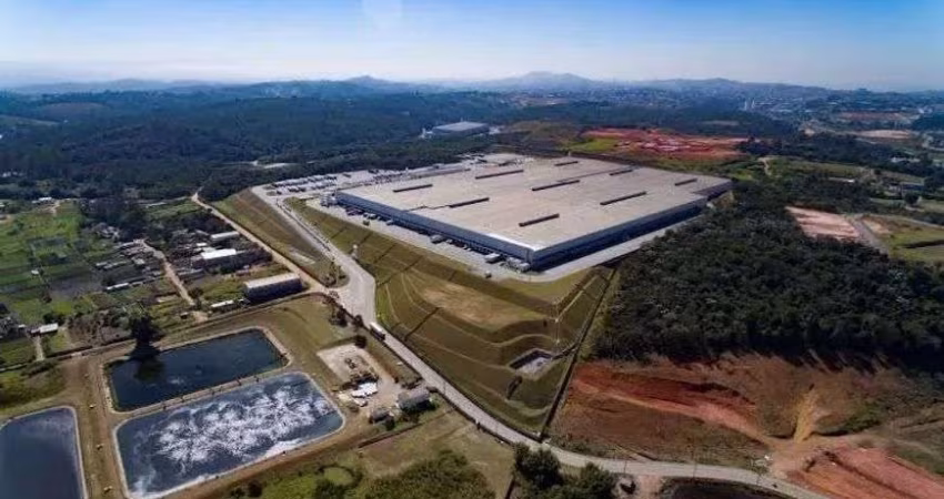 Condomínio de Galpões Logísticos Hsi Log Dutra com acesso à rodovia Dutra