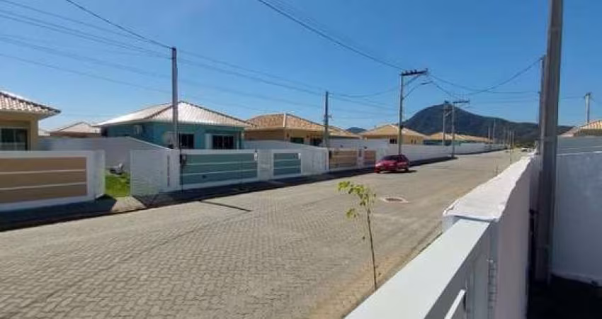 Casa para Venda em São Pedro da Aldeia, Praia Linda, 2 dormitórios, 1 suíte, 2 banheiros, 3 vagas